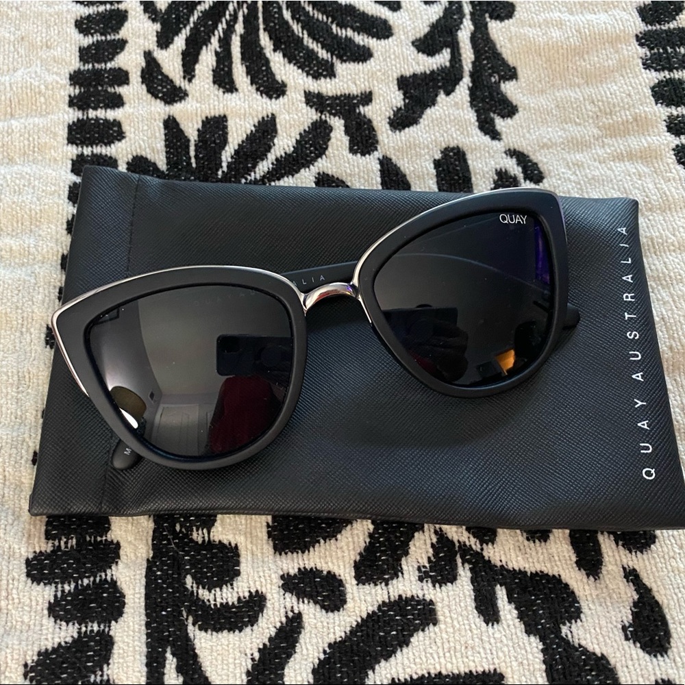 QUAY Honey Sunglasses - Like New, Never worn